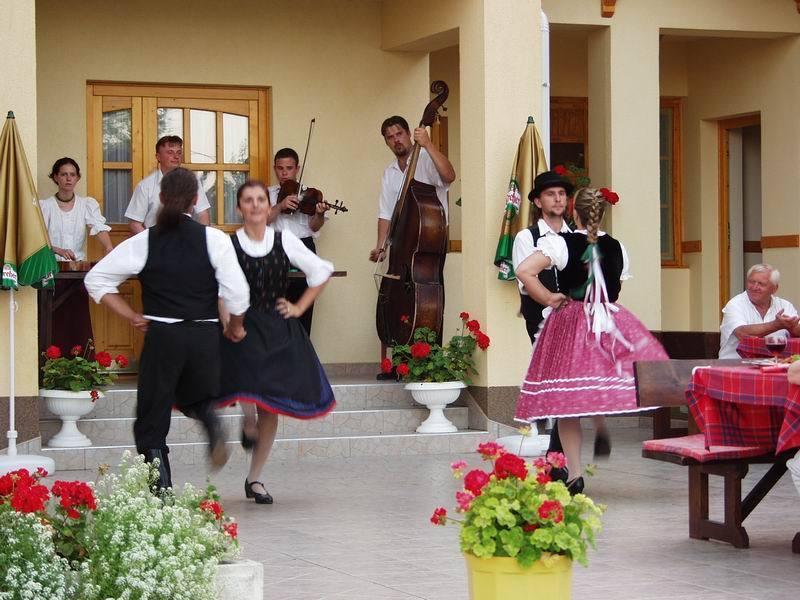 Hotel Adam Tanya Fogado Balázspuszta Zewnętrze zdjęcie
